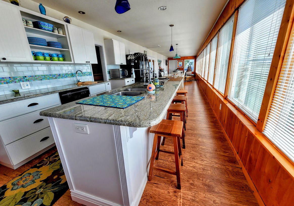 Waterfront Deck View - Florida Vacation Rentals - Horseshoe Beach Real Estate - Tammy Bryan